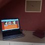 INTERNET-ECKE MIT NOTEBOOK NEBEN WLAN KOSTENFREI