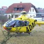 HUBSCHRAUBER IN DER WIESE BEI NOTFÄLLEN